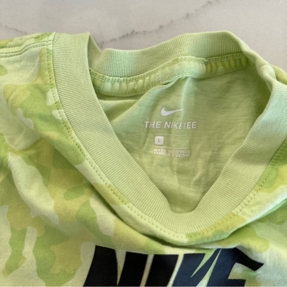 Nike Tee - Picture 3 of 3